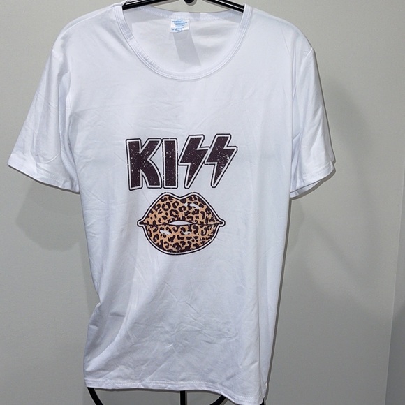 ⭐️NEW ANIMAL PRINT 💋 LIPS T-SHIRT - Picture 10 of 12